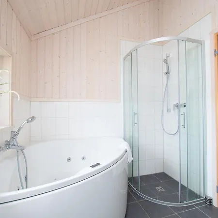 Ueppiges Spa-haus Mit Whirlpool